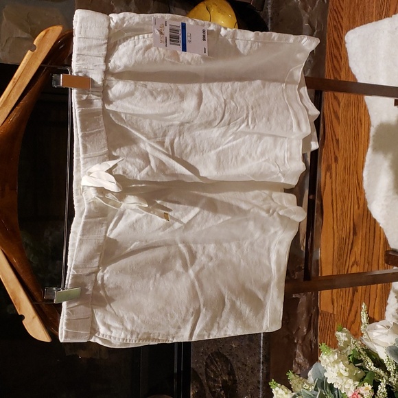 NWT Michael Kors white linnen shorts - Picture 3 of 9